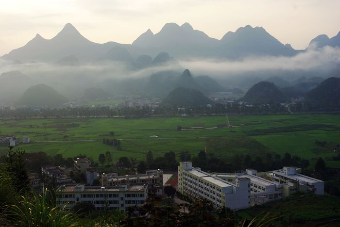 ��ɽ���أ����ϣ�