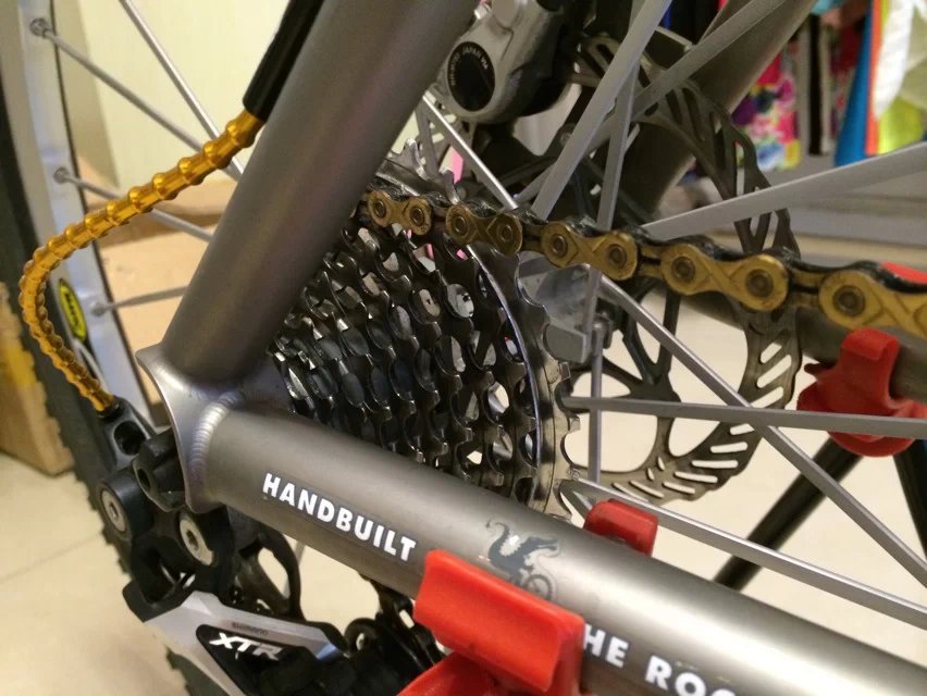 ϴ�ɾ��ˣ�ͬʱ�Ѿ��Ϻ��ͣ�