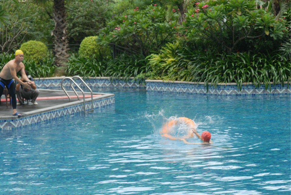 ����Ȧ����