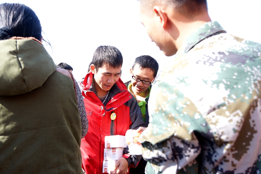 ���Ž�Ʒ��ҹ��