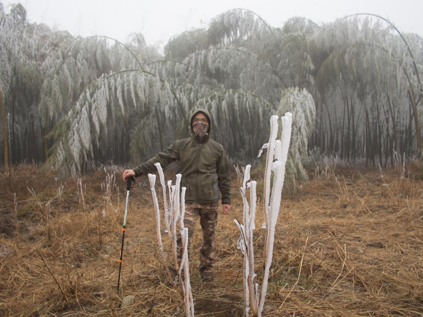 �������