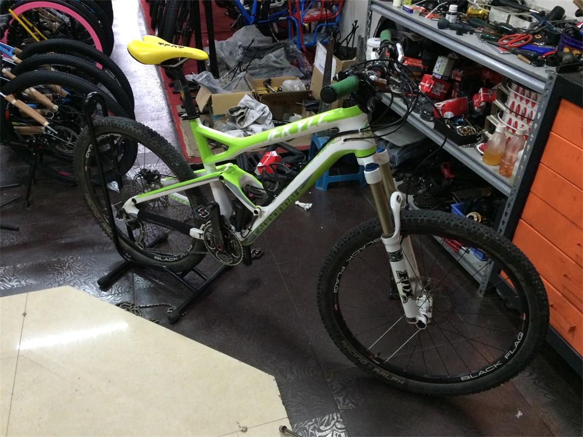 ����װ����