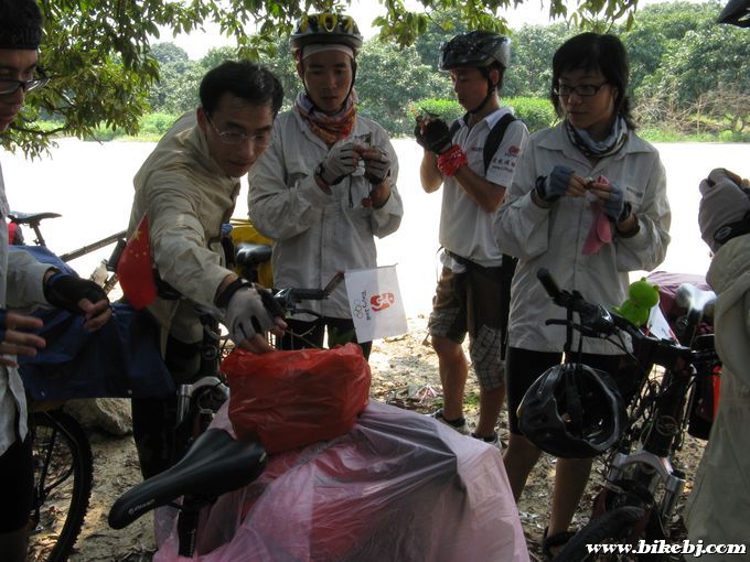 ����֦���ܱ��ˣ���·����ģ�һ��Ǯһ��