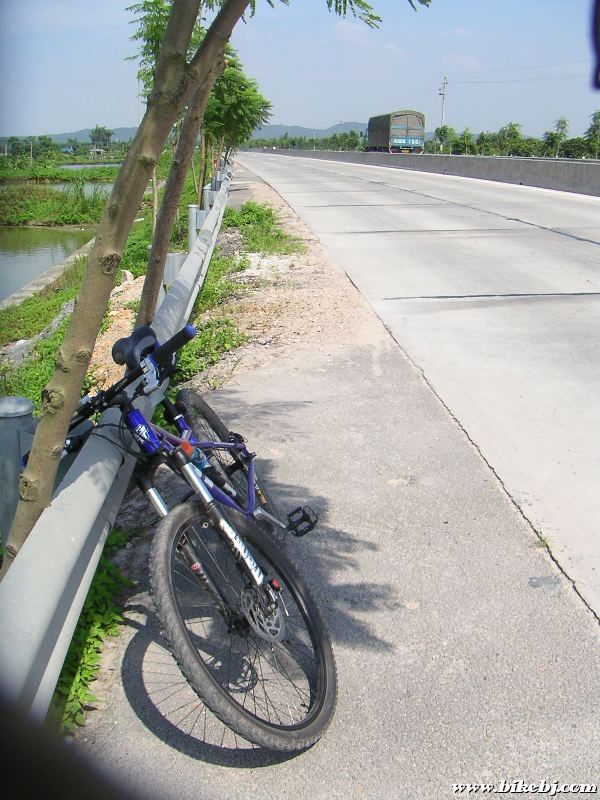 ���յ��գ���ɹ����������Ϣһ�£�˳����ˮ������·�ϳ����࣬��ҷ������а�