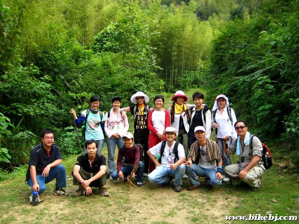 �ص���·�����ʮ�ָ��ˣ�����������ɽ���У����������˴���Ψһ�ĺ�Ӱ