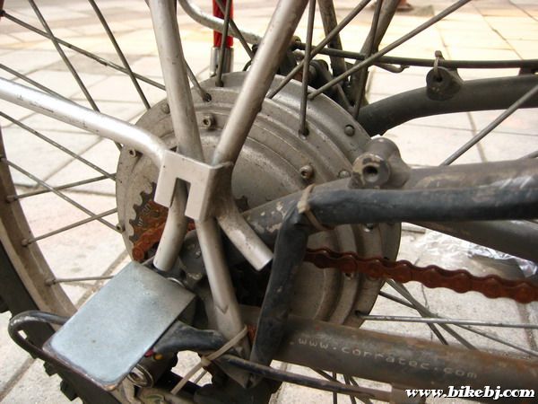 ԭ��������Ϊ���г���װ��һ���綯�����������