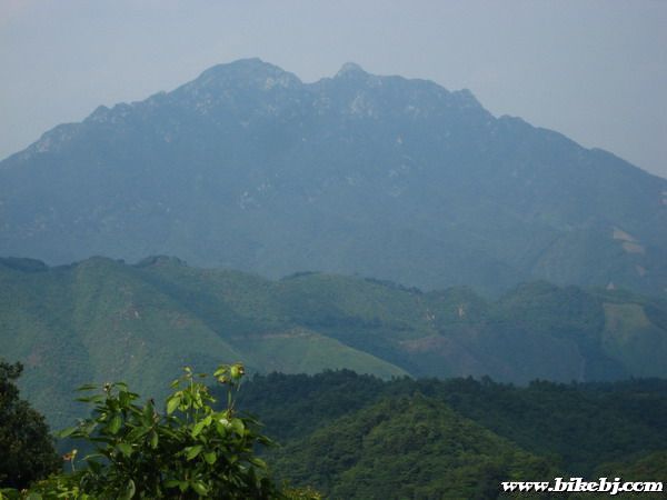 ΰĴɽ𣿴Ӵɽһߵ㴩Խһߵ㣬ȻȥһСʱ