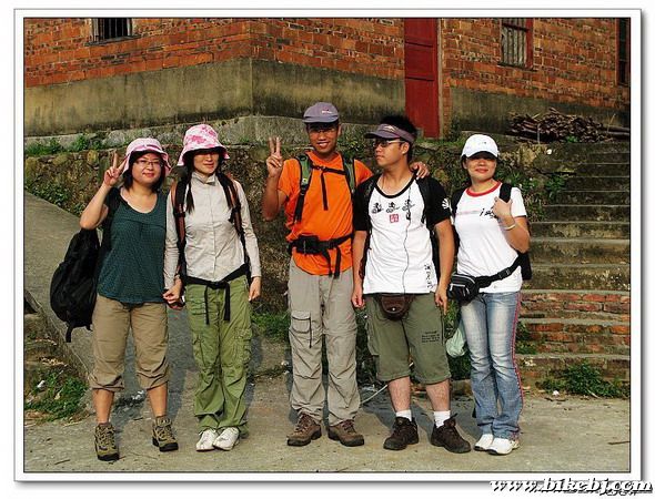 �ʼ�ɽ��׳ʿ��ͽ�������β��Ӱ������ΪJAY�ԡ���Ȼ���ڱ������š����⣩