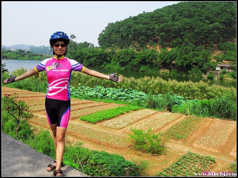 ˮ�ߵ�«έ����Ҷ�����ء���ˮ����ɽ���ɴ���Ȼ�Ļ���