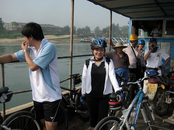 �����ǵ�һ�βμ��г�;���У��ÿ��İ���