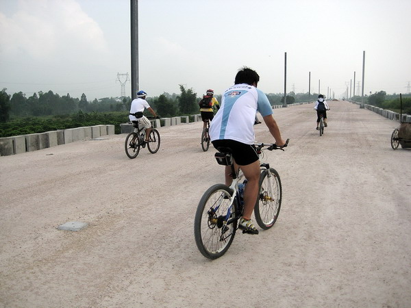 �����ڸ�����·�ϣ������֣���ţ��