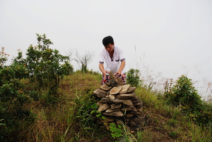 ���Ÿ�ʯ·��ֱ�½�����ɽ������һСʱ����