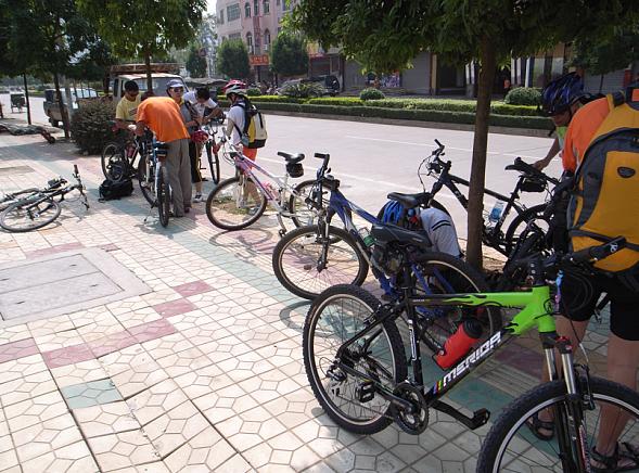 ������ɽ��,��������װ�Լ��İ���