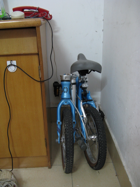 ��������������̨�Աߵ�С��λ...