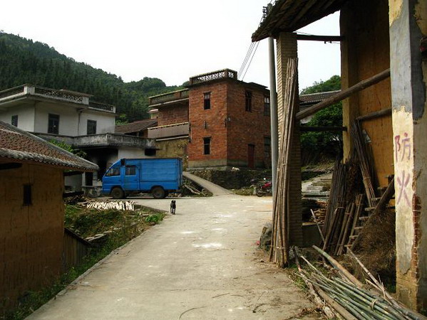 ��¥�����ߵ�ɽǰ��Ӫ�ء�����β��