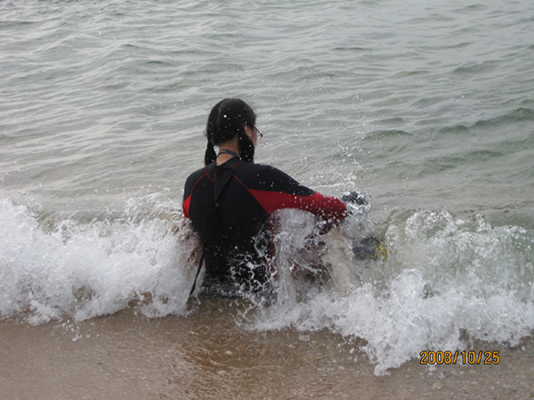 �������