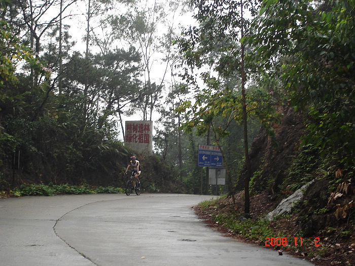 ��ʯ������һ���࣬���Σ����У�