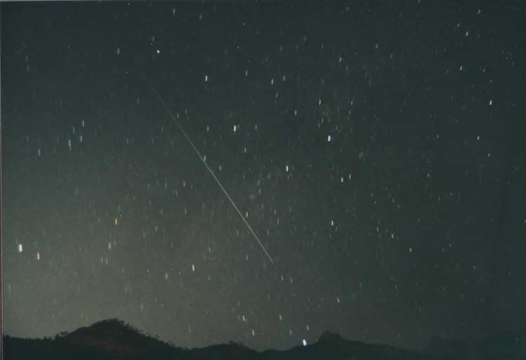 �ļ������ǣ�ţ������֯Ů�ǣ����޸�ɽ�����д���¥���ĵģ��м�һ�������������ǣ�