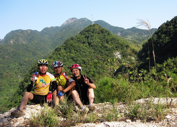 ��ΰ���ʵı�¥����֤�����ǵ��㼣