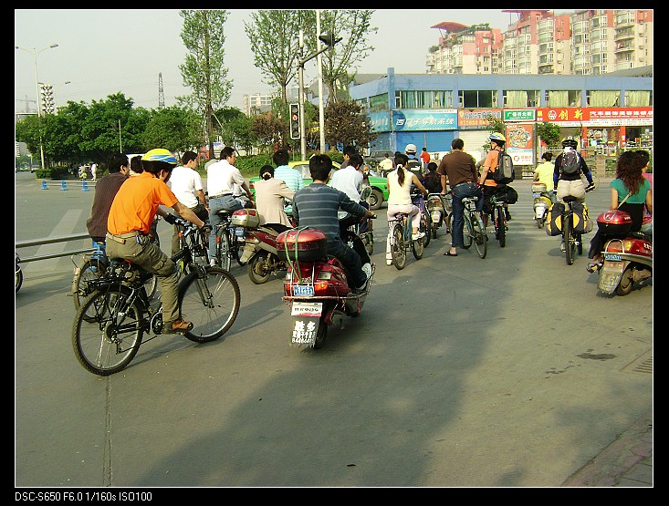 �ɶ����ڼ��߲��ֵ����г�������