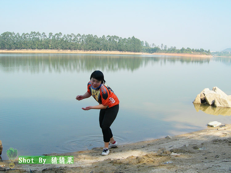 �׸�ץ����һ���㣬��С�պ���������