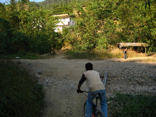 �������