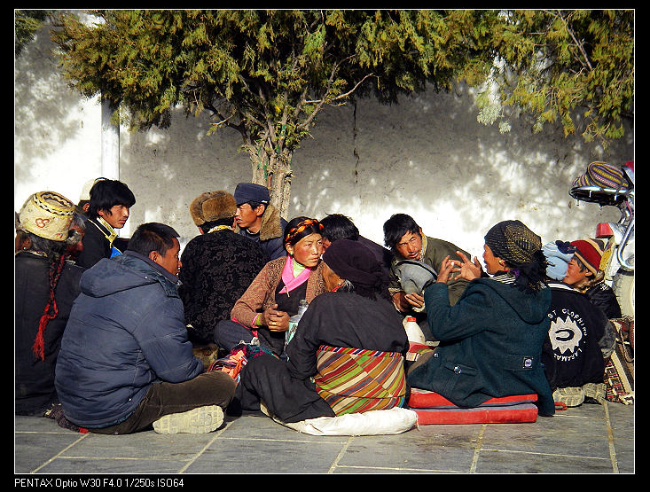 ��ʲ�ײ�����Χ��Ϸ�ĵĲ���