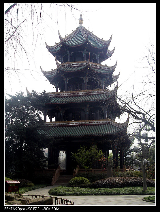 ���ǳɶ���־��:����¥