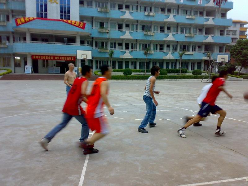 ԭ���ұ��з羰~~~����Ů~~��ҿ�ȥ׷ѽ~~�ֿ���������~~~