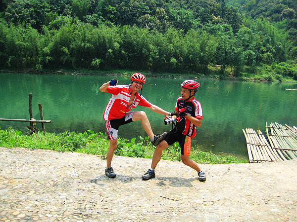 ������׷������