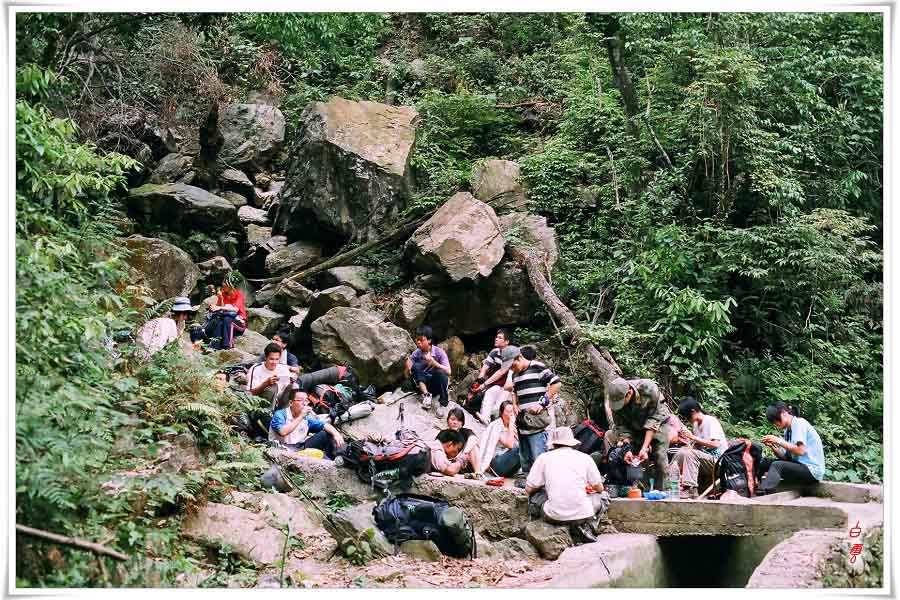 ��;��Ϣʱ������һȺѧ��