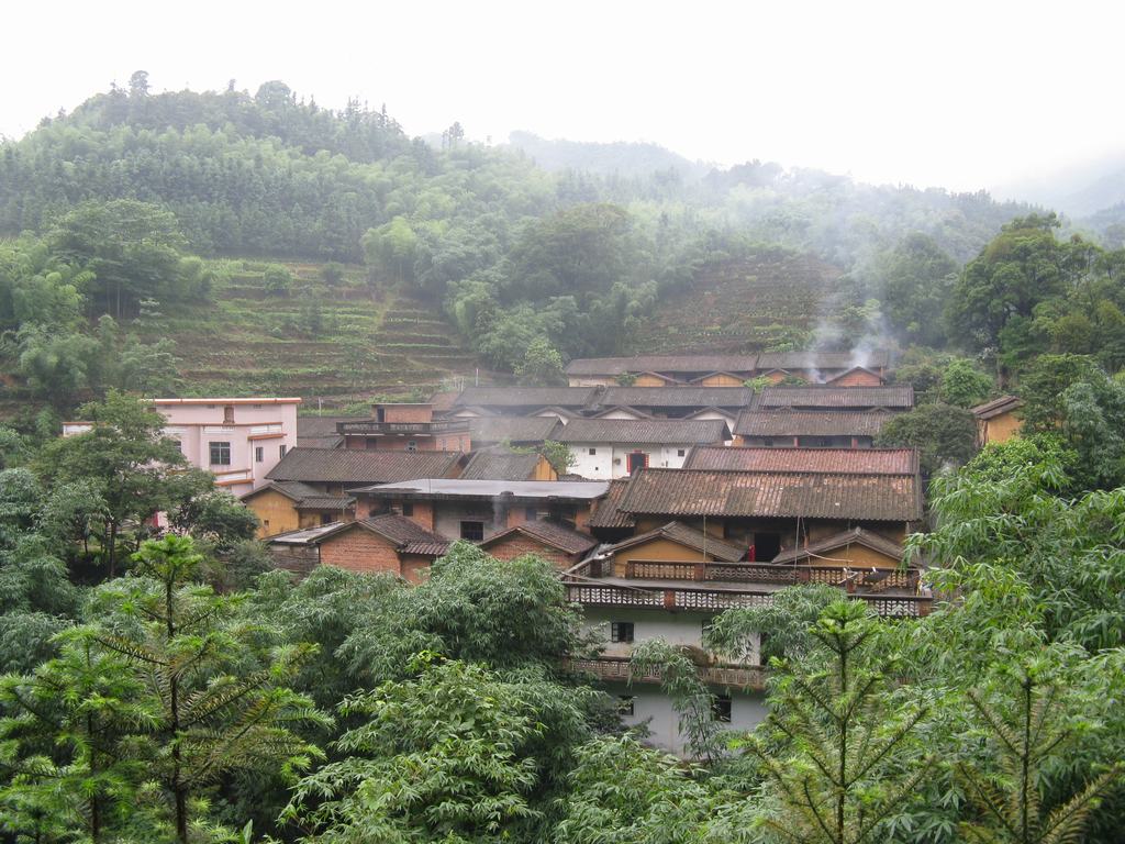 ����������ɽ�д�ׯ