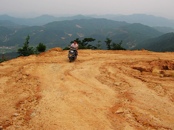 ���˱�����