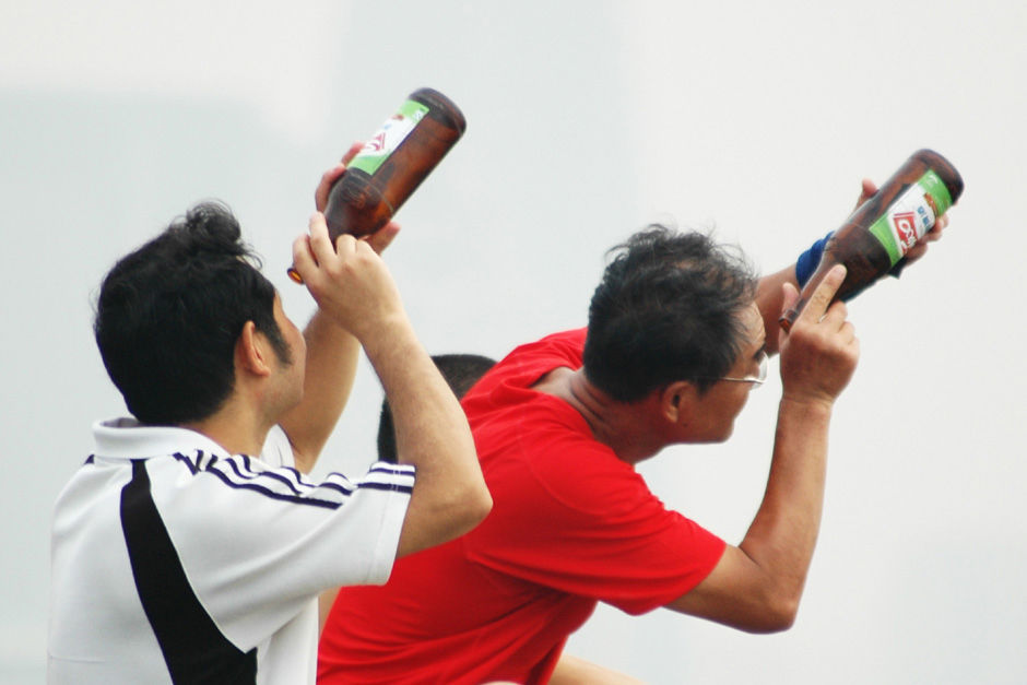 7��22�գ��㽭���ݣ����������ڱ�ʯɽ����ơ��ƿ�׹ۿ���ʳ��