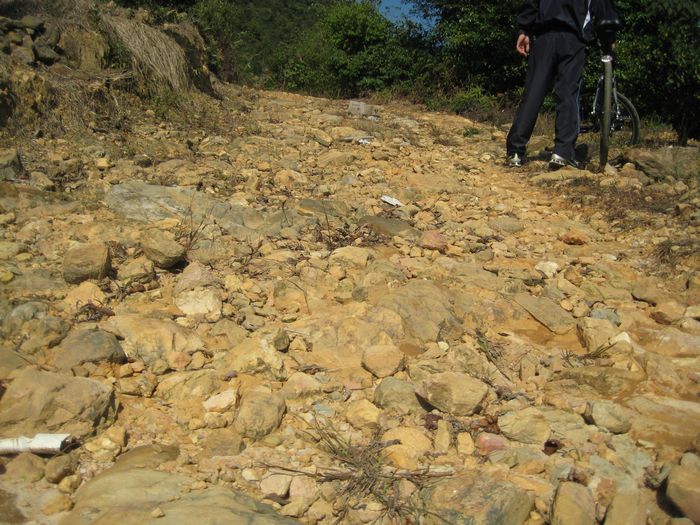 ������ɽʯ·