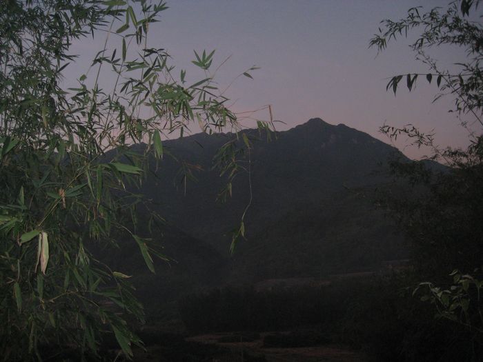 ĺɫ�е�����ɽ,���ǻ�Ҫ������