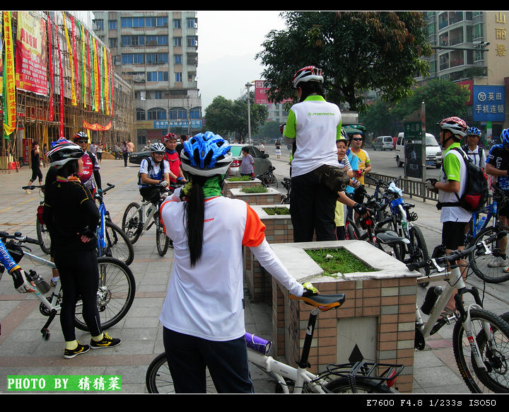 ���º����Ҽ��У����ĵ�������ʱ