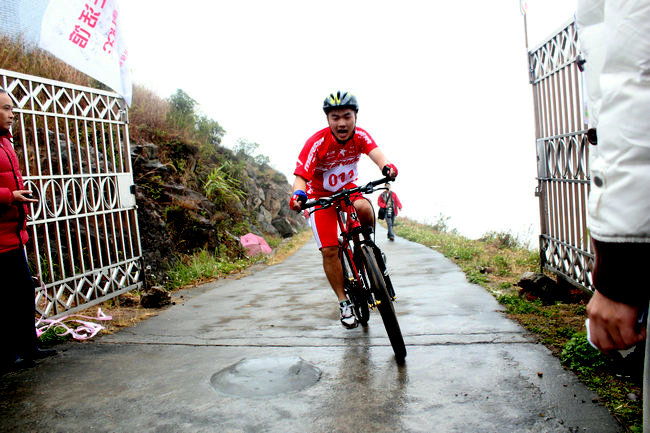 �����ڳ������ˣ���ƶ԰ף�